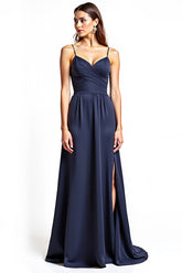 Marineblaues A-Linie Spaghetti-Träger Langes Hochzeitsgastkleid aus Chiffon mit Rüschen und Schlitz